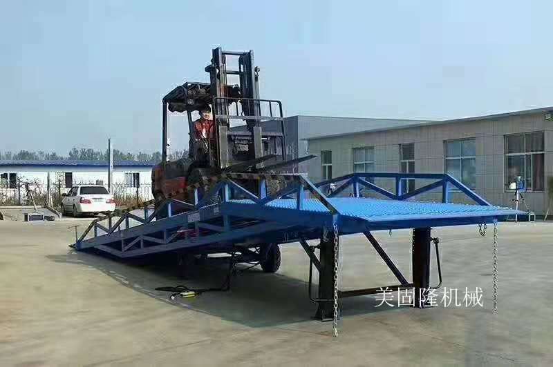 图木舒克移动式登车桥价格